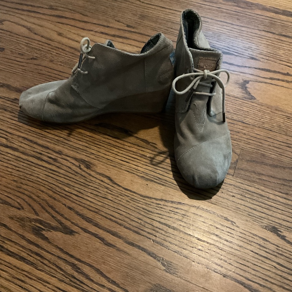 Toms Women's Gray Lace Up Boots